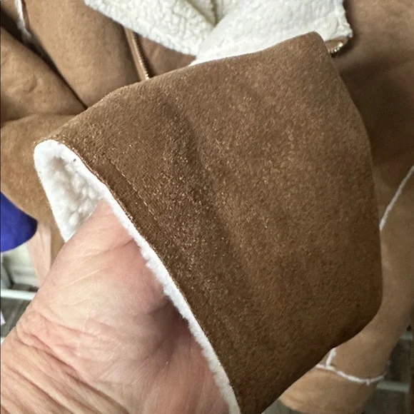 Stylish and Sustainable Sporty Vegan Leather Suede Jacket - Picture 7 of 10